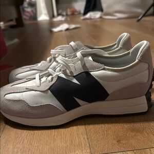 New Balance Sneakers Women’s 327